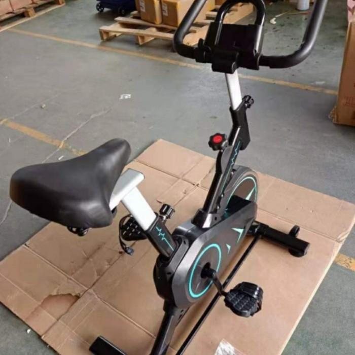 Sepeda Statis Alat Fitness Fitnes Gym Olahraga Lari Di Rumah
