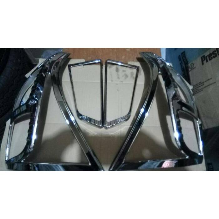 Garnis List Lampu Belakang Chroom Avanza Xenia Grand.