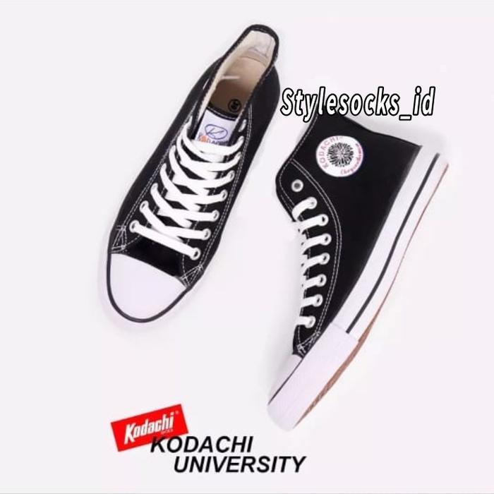 SEPATU SEKOLAH WARIOR MASTER BASKET (SEPATU SEKOLAH HITAM PUTIH)