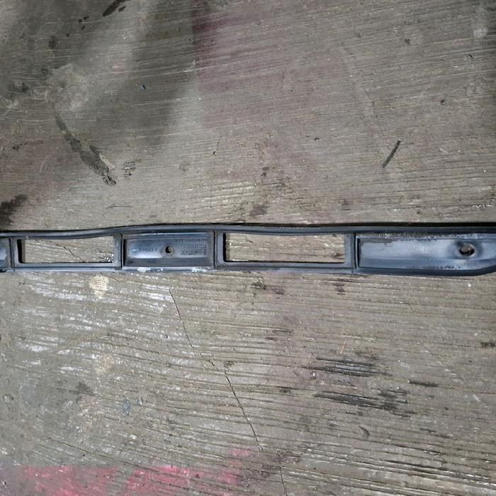 karet list bagasi belakang mercy w124 2nd original