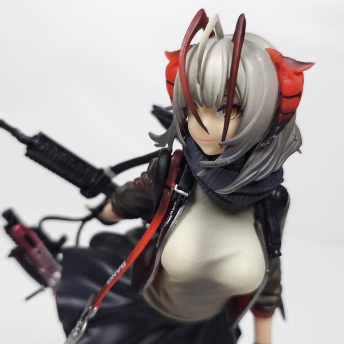 W Arknights Sakaz Mercenary 26.5 Cm Action Figure Pvc D-Fga032
