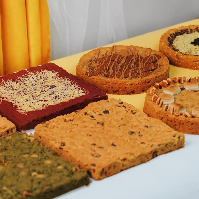 GIANT SOFT BAKED COOKIES - COOKIE BIRTHDAY CAKE - BY @DIZZY.FUDGY