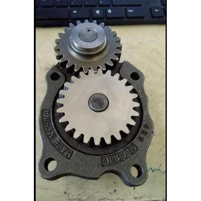 Pompa Oli Mesin Komatsu Pc200-8