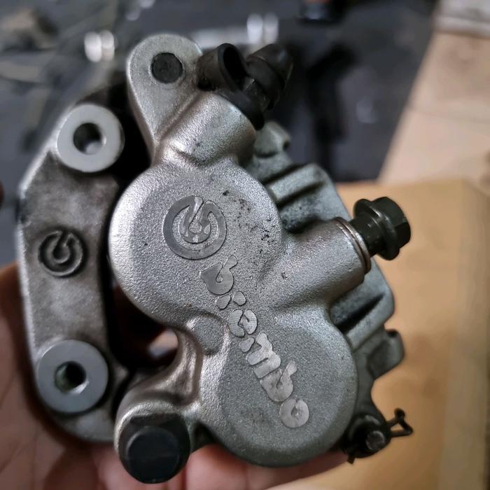 kaliper depan Brembo SE Trail KTM 125 200 250 2001-05