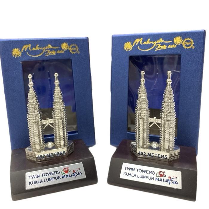 PAJANGAN TWIN TOWER MALAYSIA - Oleh luar negeri Malaysia