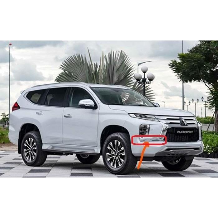 List Garnish Bumper bemper Depan All New Pajero Sport 2021-2023 Bawah