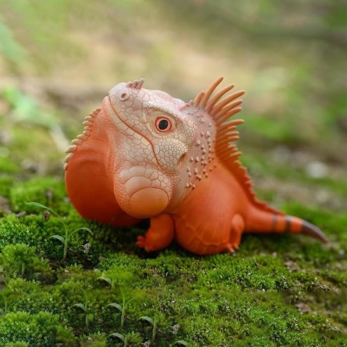 Animal Figure Resin Lizard Iguana Red Albino - Animal Heavenly Body