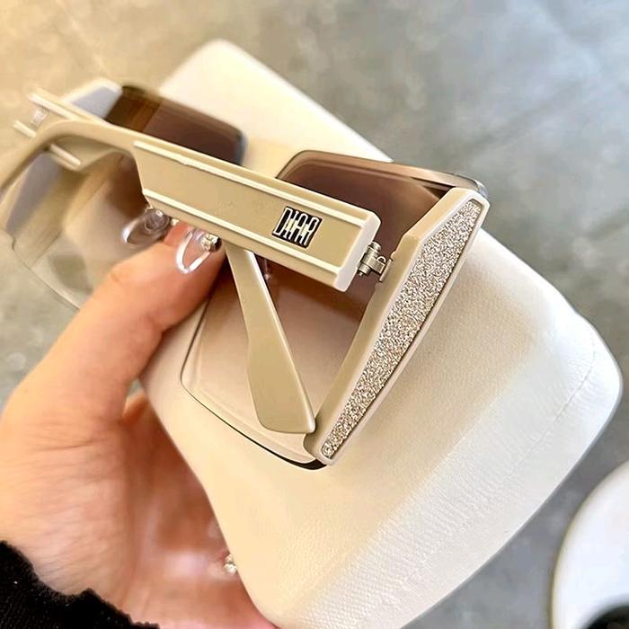 Kacamata Wanita Model Bingkai Persegi Eyewear