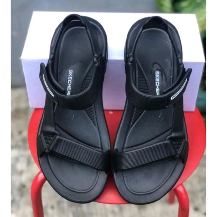 sandal Gunung pria karet skechers terbaru