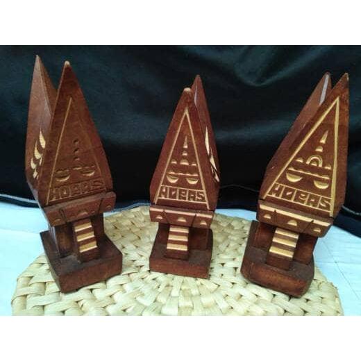 miniatur rumah adat batak