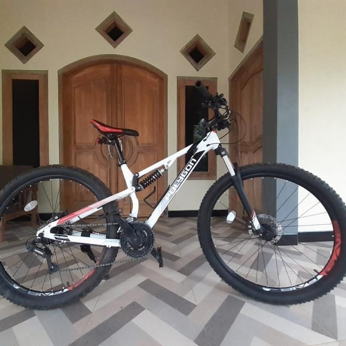 sepeda polygon mtb 27.5 - Putih