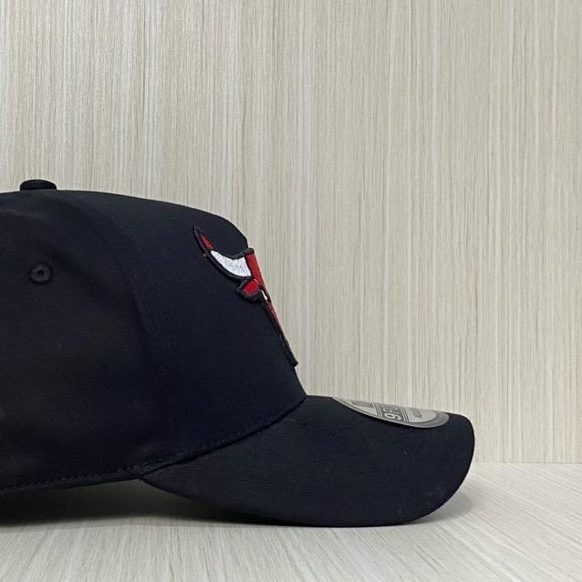 TOPI BASEBALL HITAM BORDIR MERAH BANTENG SETELAN