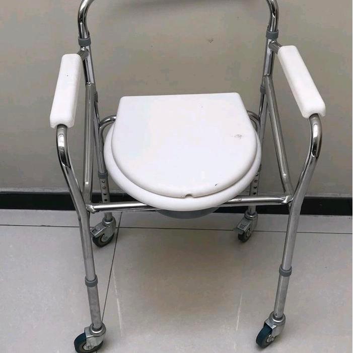 SALE Commode Chair Roda Comode Chair Kursi BAB Roda TERMURAH