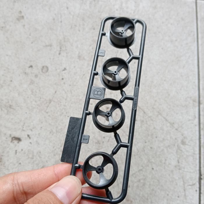 Tamiya Velg Small 3 Spoke Original Lossekit