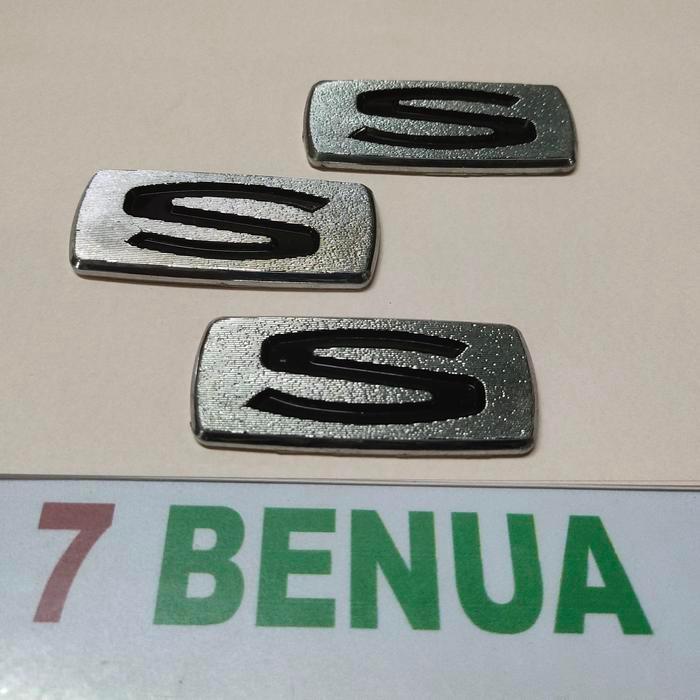 EMBLEM LOGO S BELAKANG AVANZA LAMA VVT-I TAHUN 2004 -2011