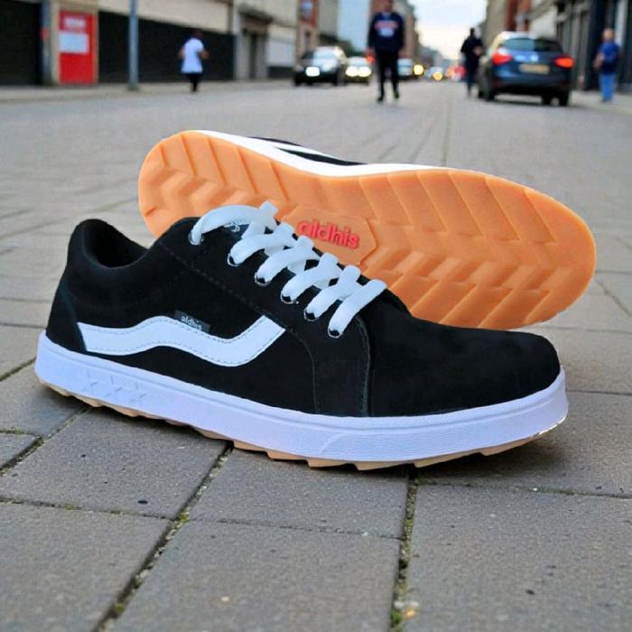 Aerostreet - Sepatu Pria Sneakers Casual Sneaker Hitam Low Black Antislip Untuk Gaya Kerja Dan