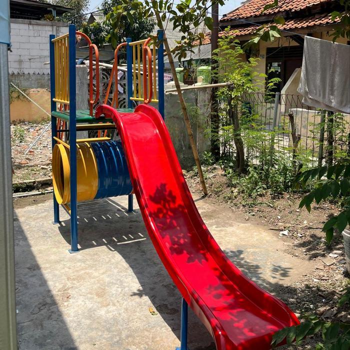 ayunan playground terowongan perosotan