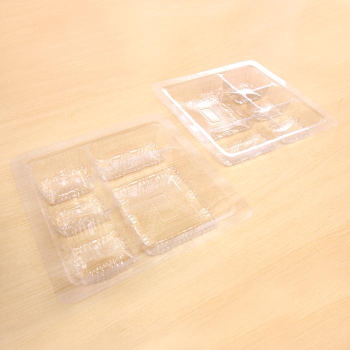 Mika Kotak Nasi 5 Sekat ukuran 20x20 cm