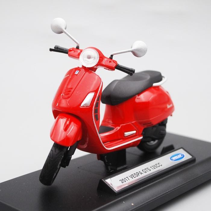 Welly Vespa Gts 125Cc 2017 Diecast Motor Skala 1/18