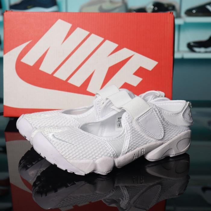 Sepatu Sneakers Wanita Nike Air Rift All White Original Tbk