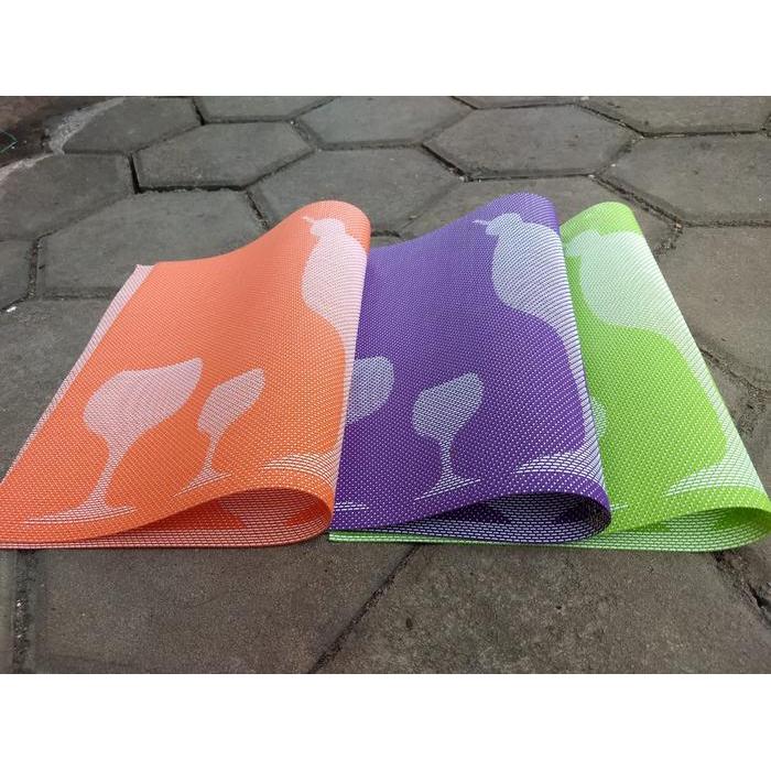 Tatakan Piring Meja Makan Alas Piring Tahan Panas Anti Slip