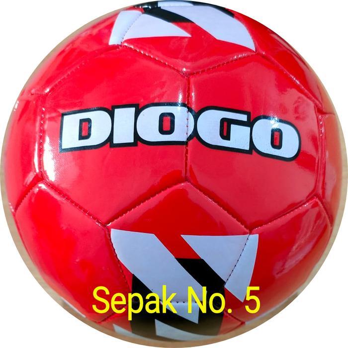 Bola sepak bola kaki merk Diogo
