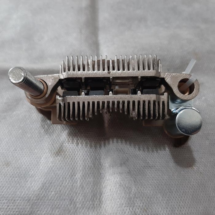 Rectifier alternator / silikon / dioda dinamo ampere nissan terrano