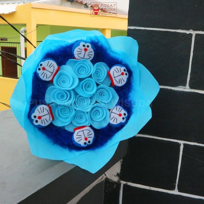 BUKET BUNGA KARAKTER BUKET BONEKA DORAEMON WISUDA/SOUENIR WISUDA KADO