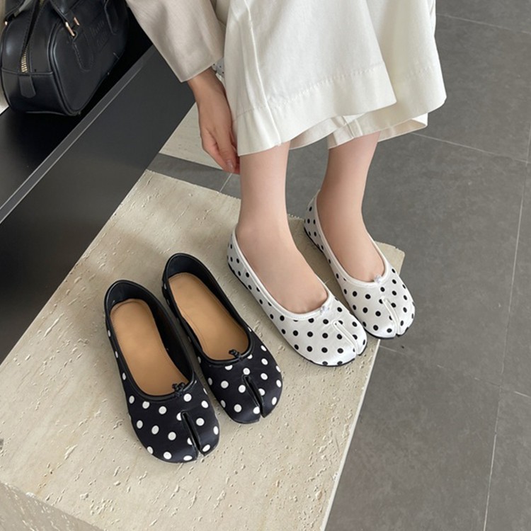 Japanese Style Tabi Ninja Shoes Women Cozy Leather Flats Split Hoof Toe Loafers Femme Mary Jeans