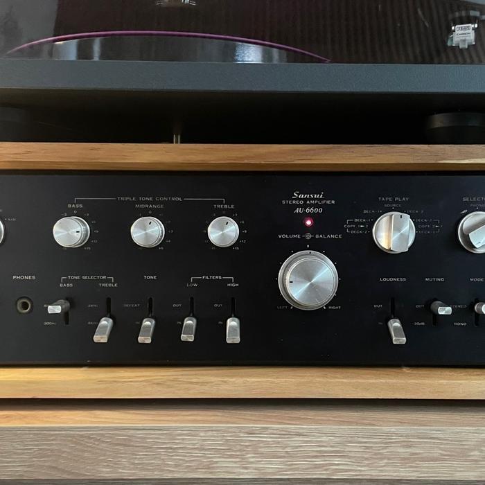 Amplifier Sansui AU 6600 masih mulus
