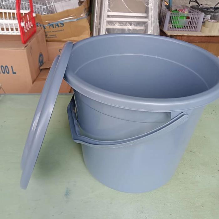 Ember Plastik 4 Galon+Tutup/Ember Tutup 4 Galon/Ember Abu-Abu 4 Galon