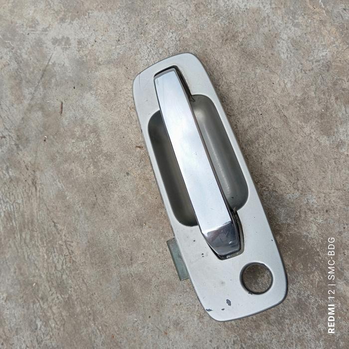 Handle pintu luar Depan Kanan FR-R Nissan Xtrail x-trail T30 original