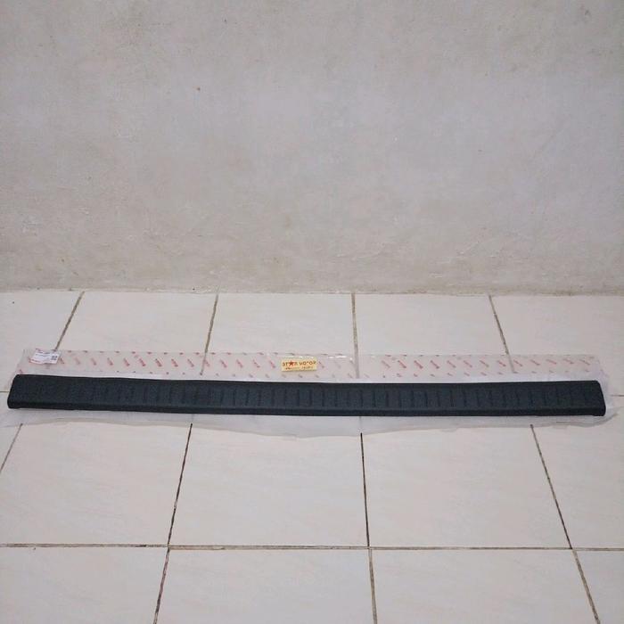 PENJEPIT KARPET BAGASI GRANMAX MINIBUS,PENJEPIT KARPET PINTU BAGASI GRANDMAX ORIGINAL.