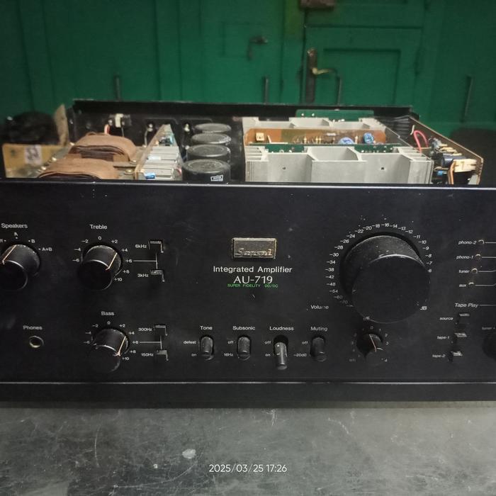 Sansui AU 719 AU719 Amplifier vintage