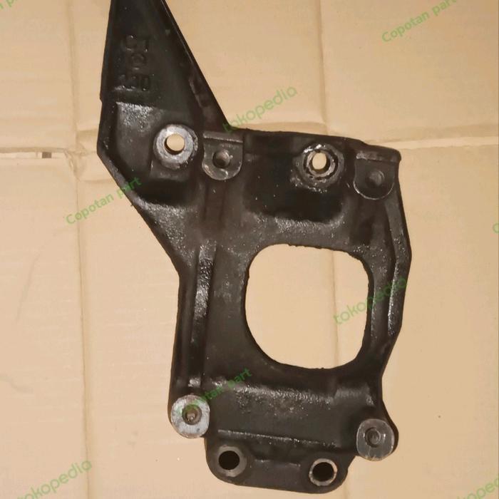 Breket Kompresor Ac Kijang 7k Original