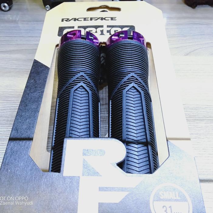 Grip Raceface Chester Black Purple