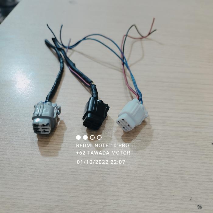 SOKET HEADLAMP LAMPU DEPAN TOYOTA YARIS 2014 PIN 4