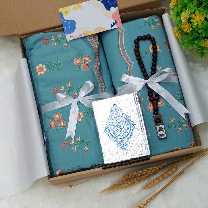 Paket kado hampers mukena Siti Khadijah bordir kado guru