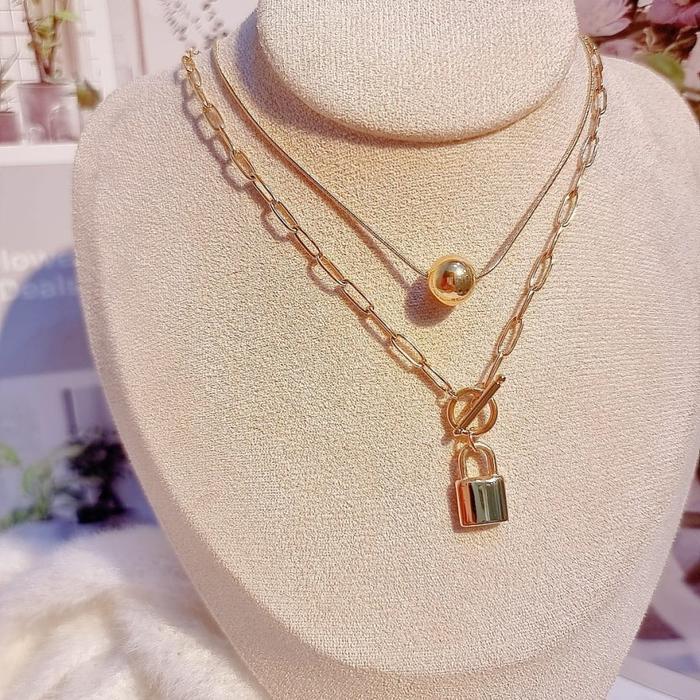 Kalung Wanita Set isi 2 pcs Bisa Model 2 Layer Warna Kuning Liontin Gembok