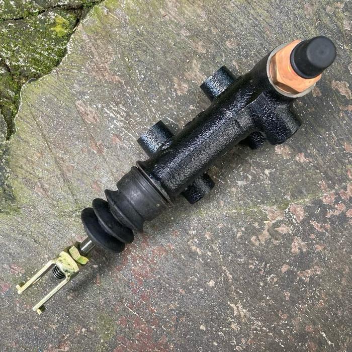 Cylinder Assy Master W/O Reservoir Kopling Atas 5/8 Hiace Bensin Rh11 Diesel Lh11 Dyna Rino Ps 115