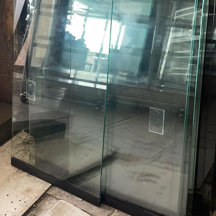 Pintu etalase lengkap kaca rel roda handle