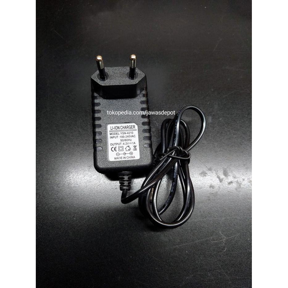 Li-Ion Smart Charger 2.1Mm Jack Plug 4.2V Lithium Ion Battery Baterai