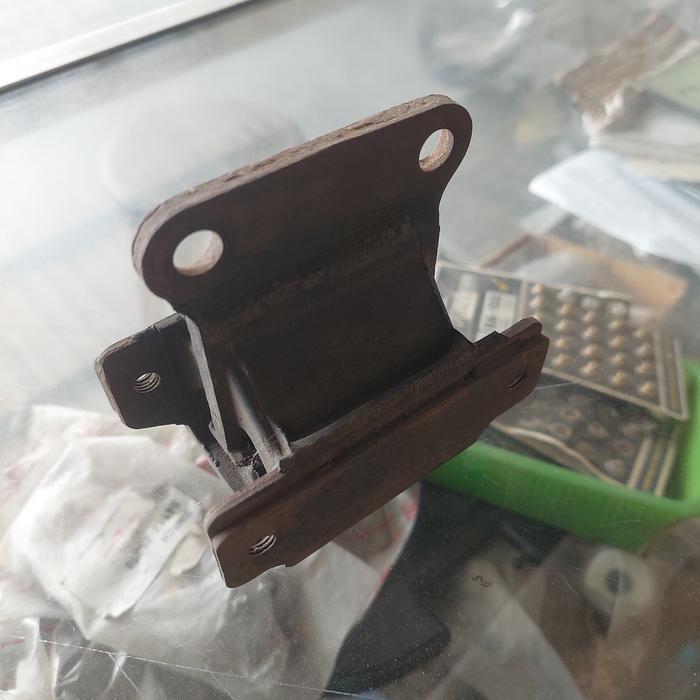 duduk mesin engine mounting corona 1963-1968