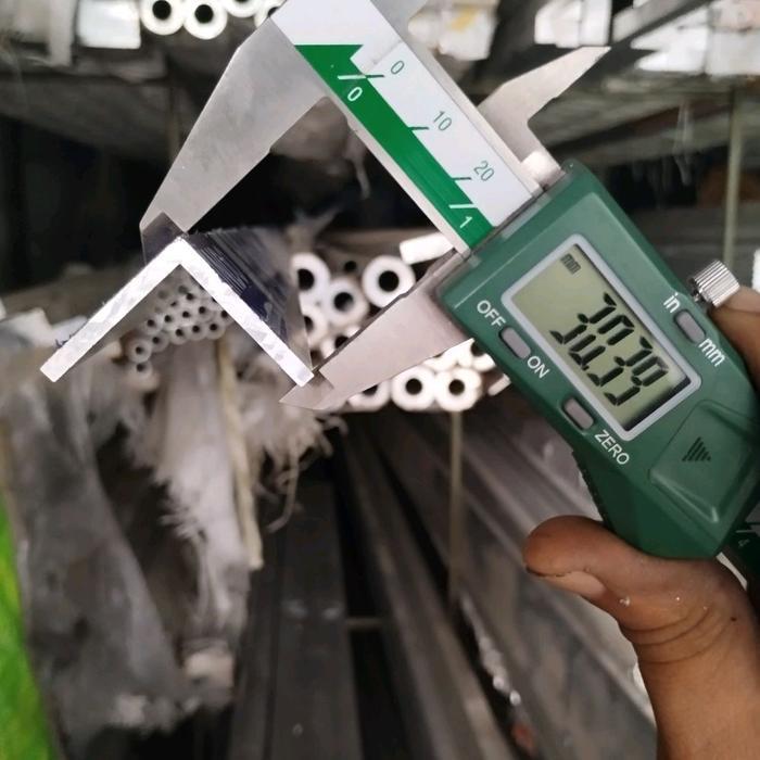 Siku Aluminium 30 X 30 X 3 X 1000 Alumunium