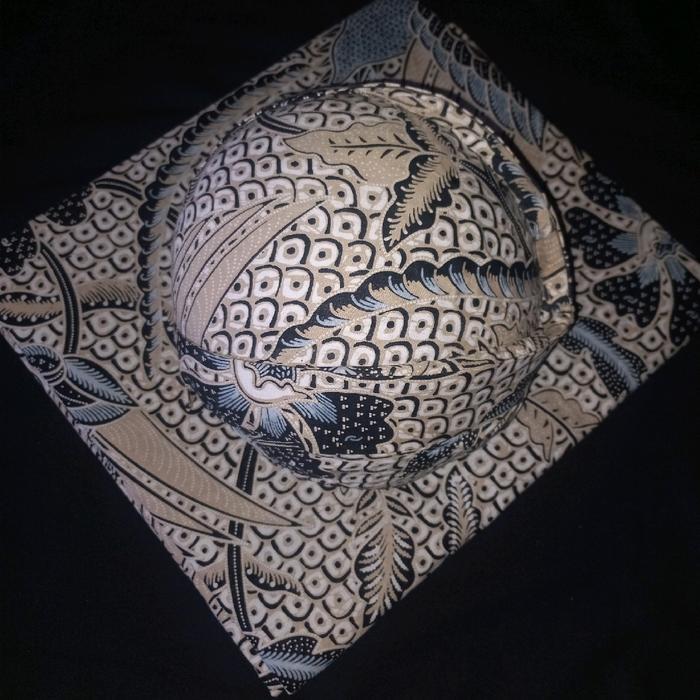 Blangkon Pengantin Sunda Motif Gringsing Merak