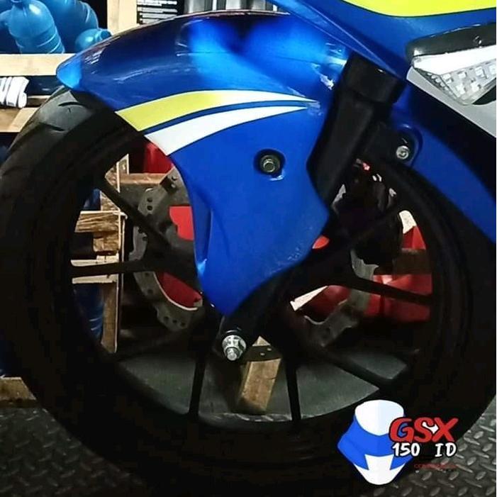 Kupingan Spakbor Depan GSX R150 Ala Moto GP Tambahan Spakbor Depan GSX R150