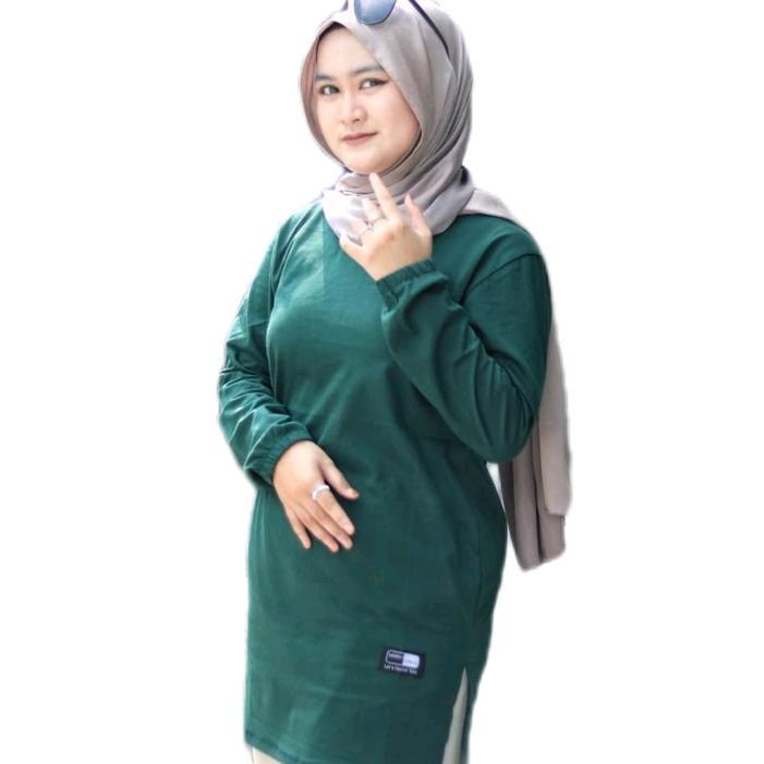 Atasan Kaos Tunik Muslim Wanita Warna Hijau Botol Polos Lengan Karet Panjang Bahan Katun Combed 24s