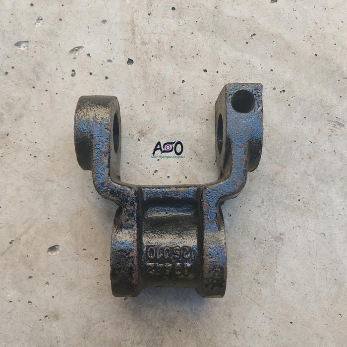 Shackle Ayunan Per Daun Belakang Dyna Dutro HT130 HT 130