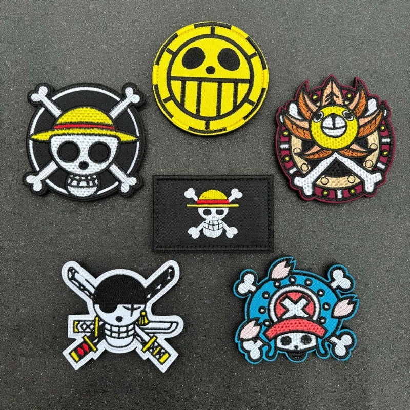 Embroidered One Piece cute anime peripheral Velcro stamp One Piece Luffy Chopper Zoro badge clothing