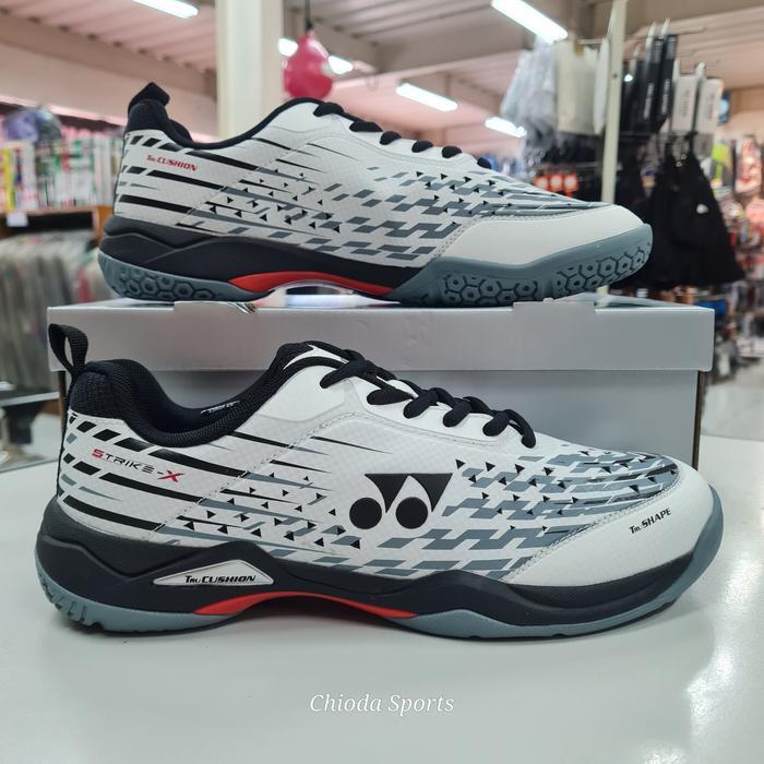 TerbaruBest Seller Sepatu Spatu Shoes Badminton Bulutangkis Yonex Strike X Strike-X Putih Hitam